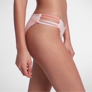 🆕 Hurley Quick Dry Max Waves Bikini Bottom. NWT